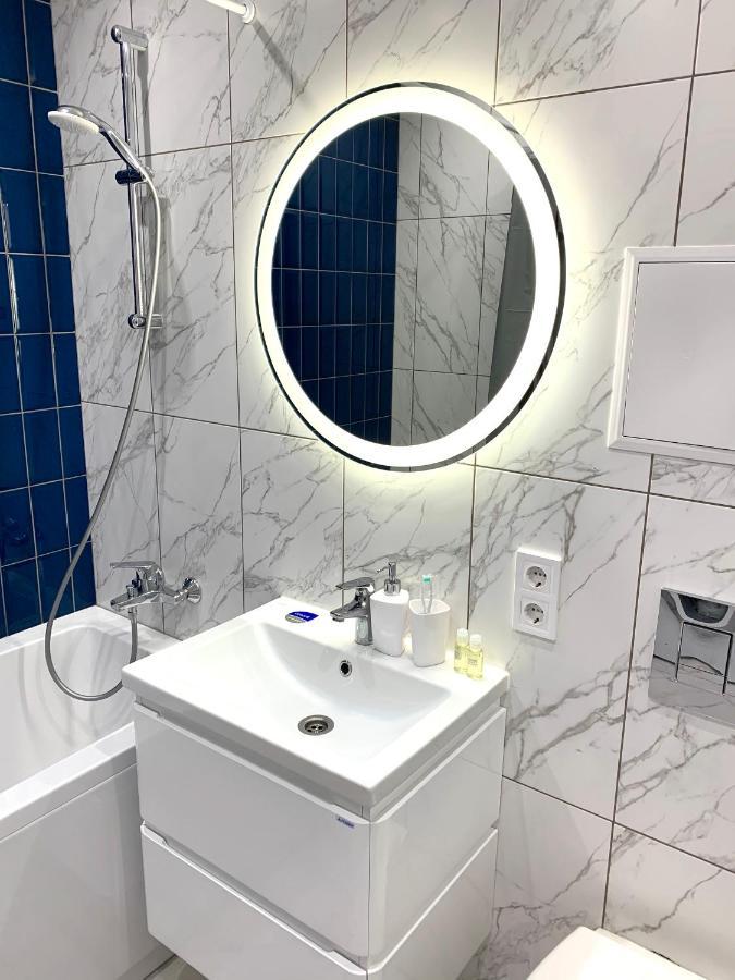 Navy City Center Apartment Двокімнатні Апартаменти В Центрі Міста Poltava Buitenkant foto
